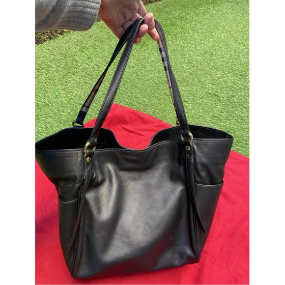 Burberry Black Leather Shoulder Bag, Excellent Condition. - Picture 9 of 10